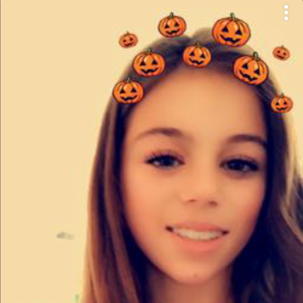 Meet your Posher, Ava